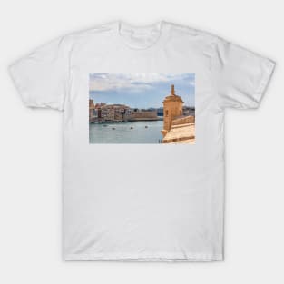 Corner watchtower on Fort Saint Angelo in Birgu T-Shirt